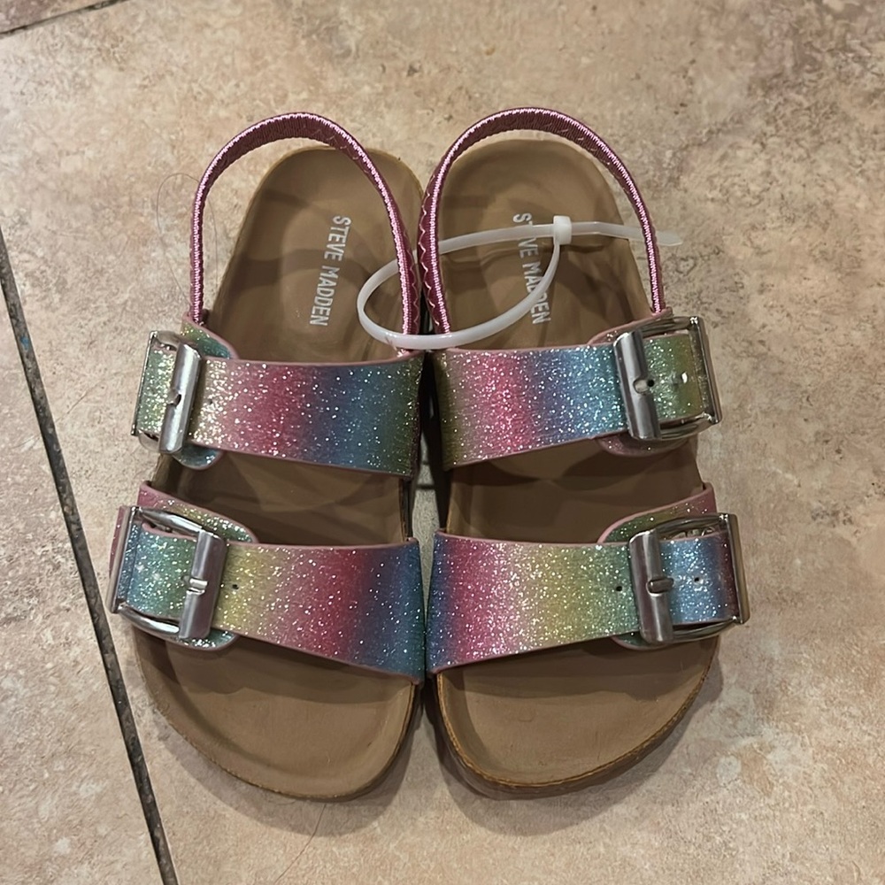 Toddler girls Steve Madden glittery sandals. Size 9, new never worn.